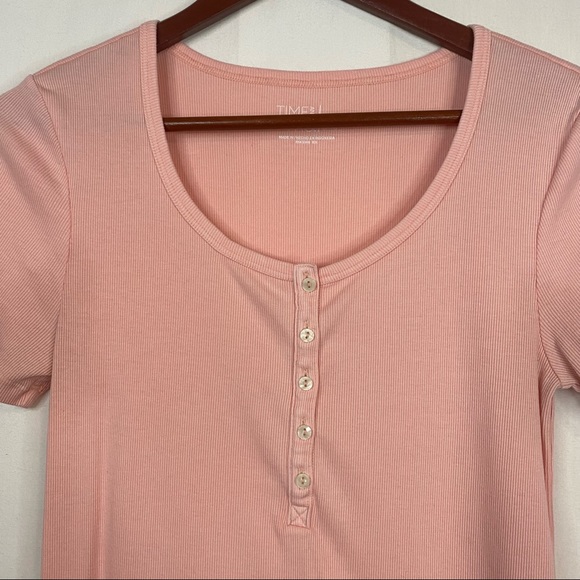 TIME AND TRU Partial Button Down Tee Light Pink Size Medium - Picture 2 of 9